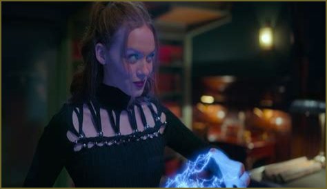 Fate The Winx Saga Actress's Blonde Hair Extension, Hair Care & Eye Color Discussed!